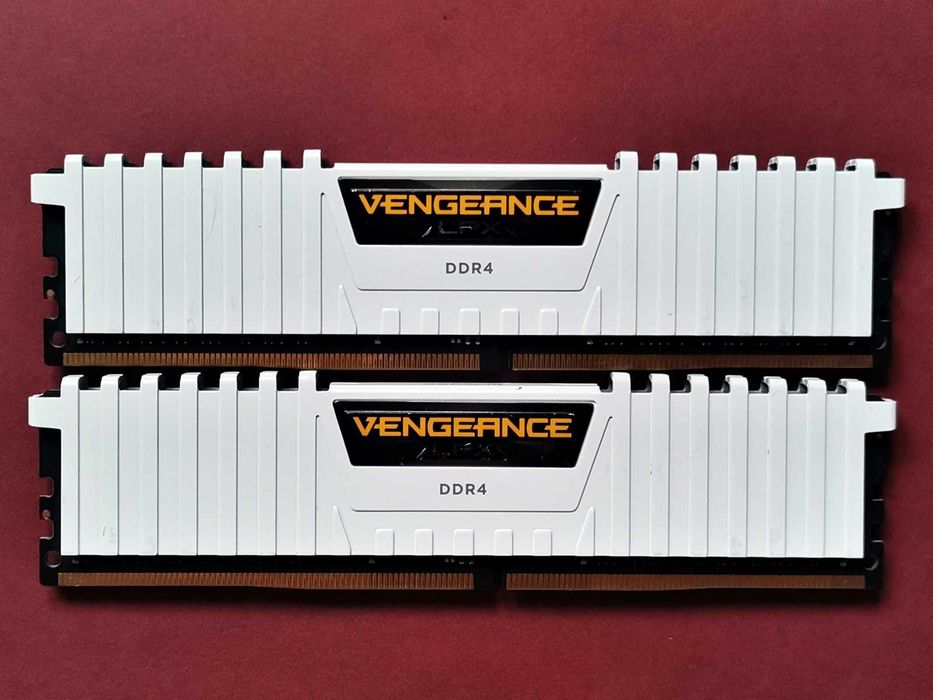 DDR4 16GB CoRsaiR VengeAnce 3200 -Komputer