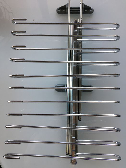 Cabide extensivel em inox para roupeiro