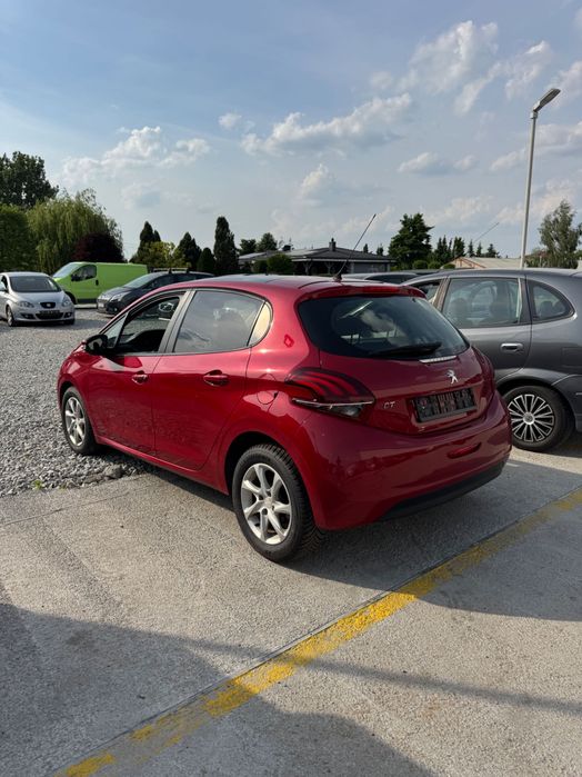 Peugeot 208.
