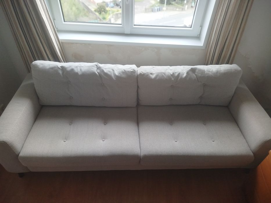 Sofá 3 lugares bege