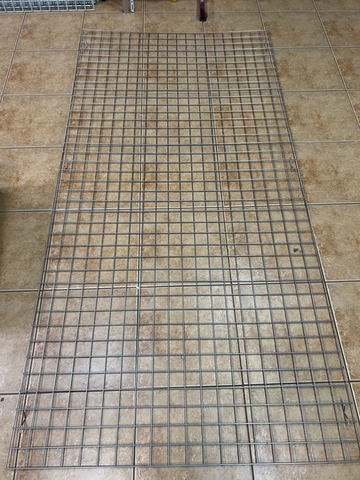 Kratka wystawowa ścienna