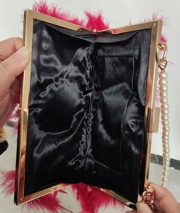 Torebka czerwone pióra