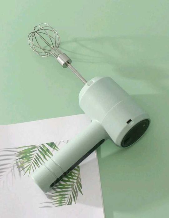 Mini batedeira elétrica portátil nova