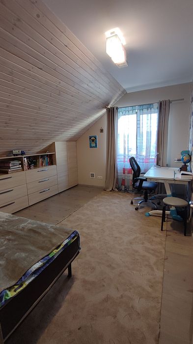 Продаж будинку в передмісті