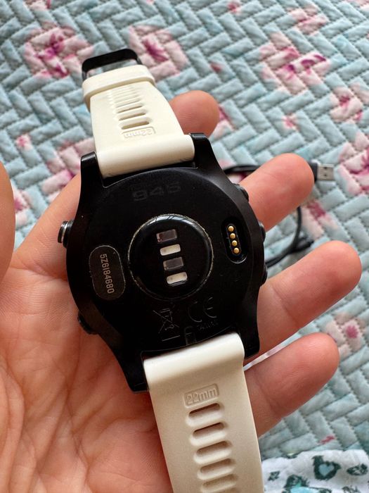 Garmin Forerunner 945 GPS – Excelente estado + carregador original