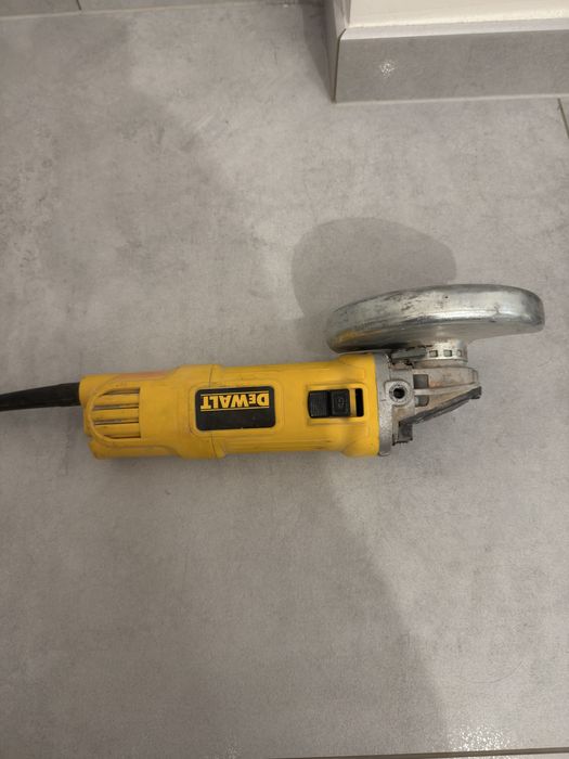 Szlifierka katowa Dewalt  DWE4157