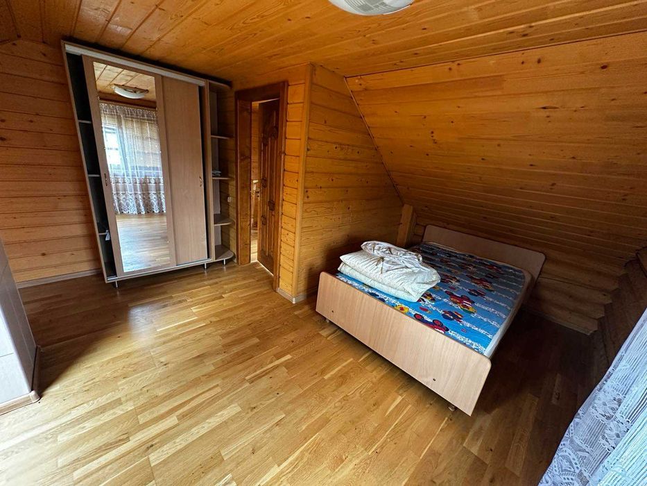 Продається дачний будинок в с. Ганичі