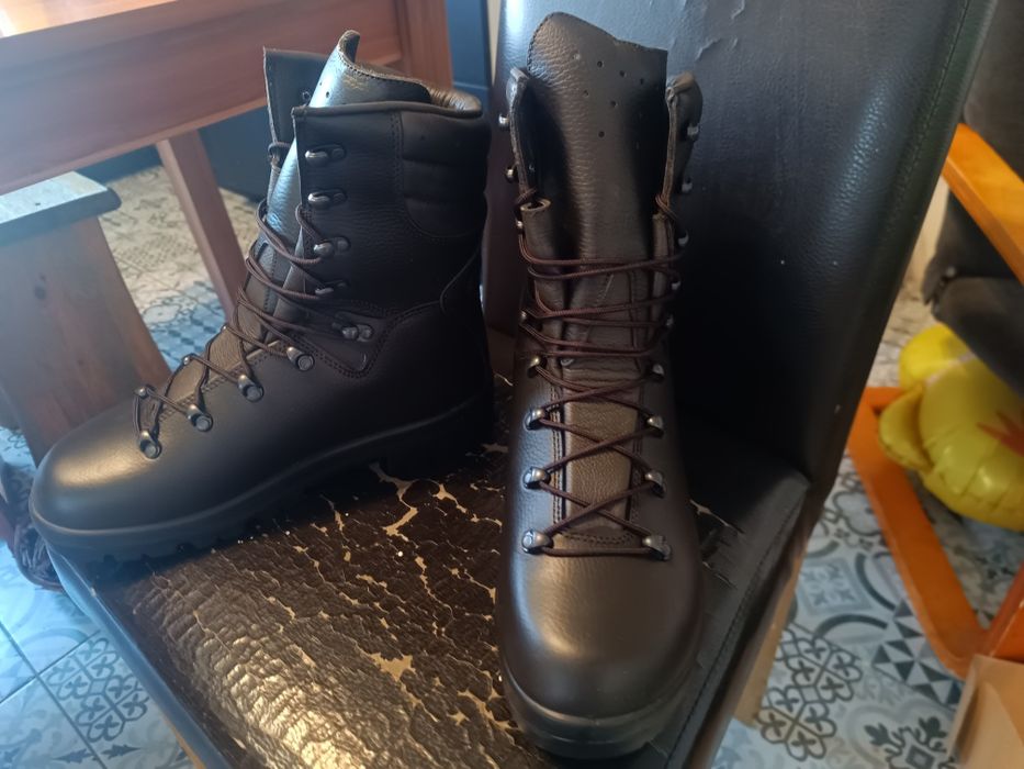 Buty wojskowe zimowe 27.5