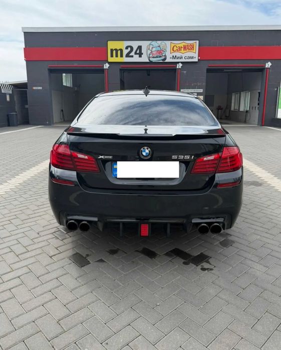 Диффузор бмв ф10 м5 с лед стопом Дифузор bmw f10 m5 m paket led юбка Накладка на бампер