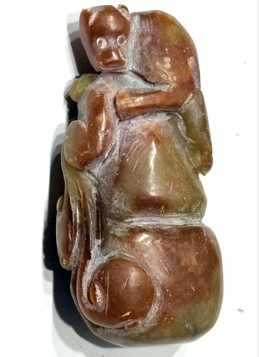 escultura asiática vintage animal mitológico esculpido em jadeite