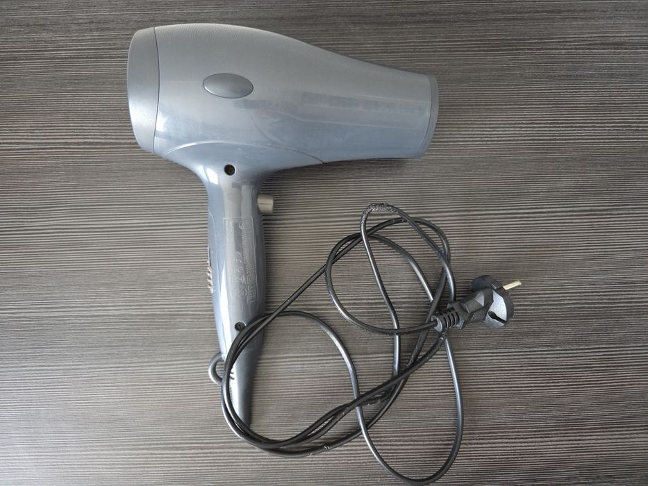 Фен Philips SalonDry Active ION