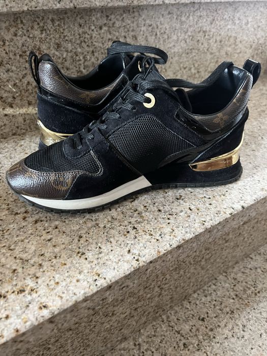 Louis Vuitton  38.5