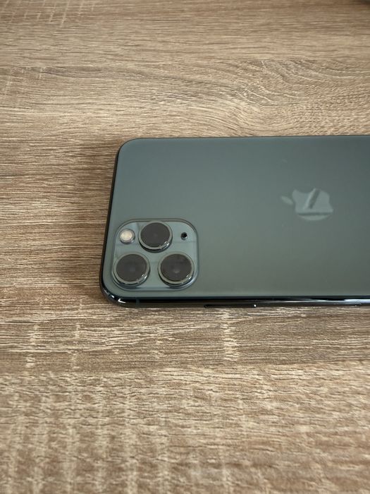 Продам iPhone 11 pro max