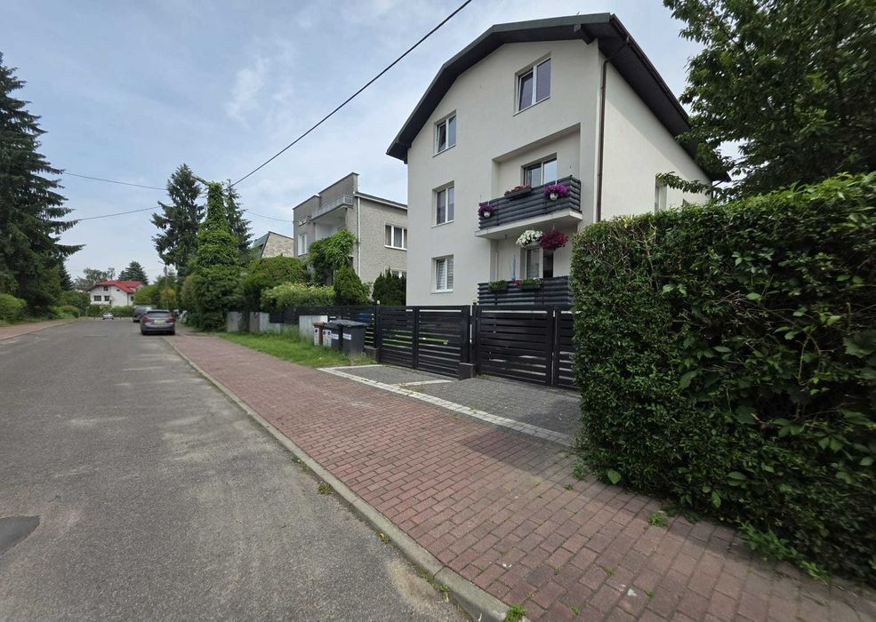 Wynajmę komfortowe 3-pokojowe mieszkanie 80 m² z prywatnym garażem, piwnicą i klimatyzacją – ul. Bandtkich 10, Lublin