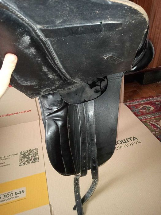 Продам  выездковое седло Rider для лошади б/у