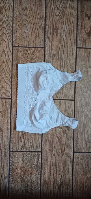 Biały biustonosz Wäshe Pur w r. 80 D