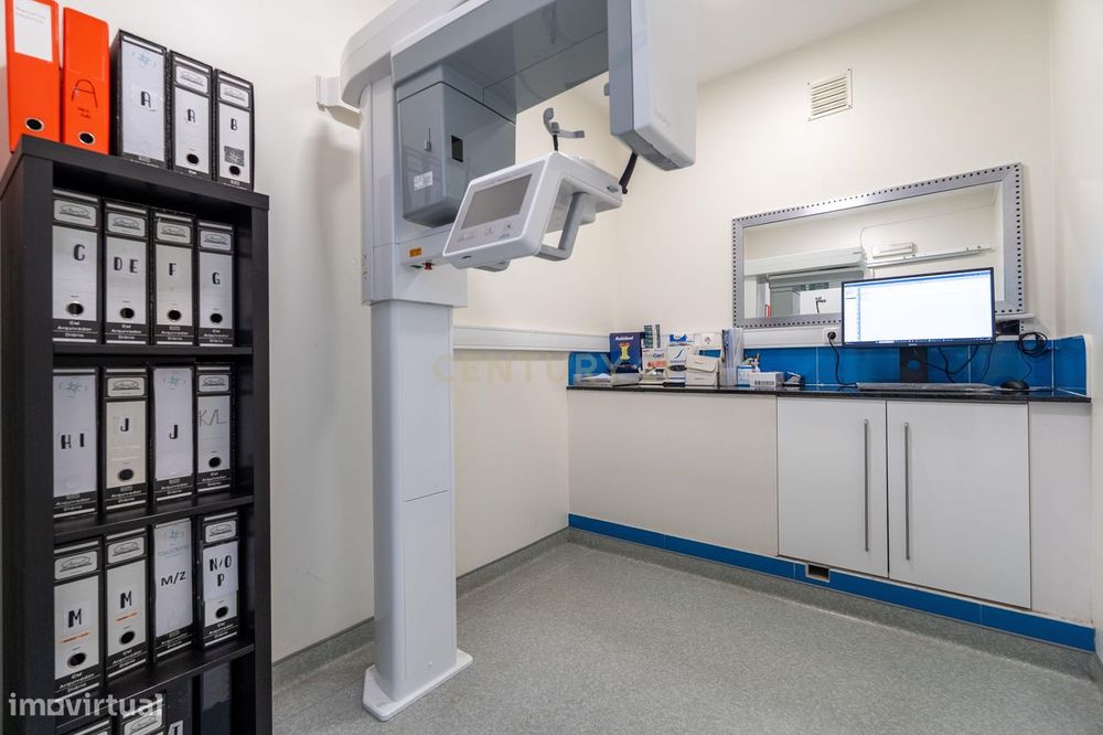 Clínica Dentária Equipada no Centro de Portimão – Oportunidade de Inve