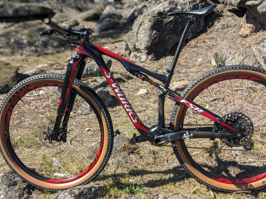 9,7kg Specialized Epic S-Works World Cup Rodas Carbono Roval SL