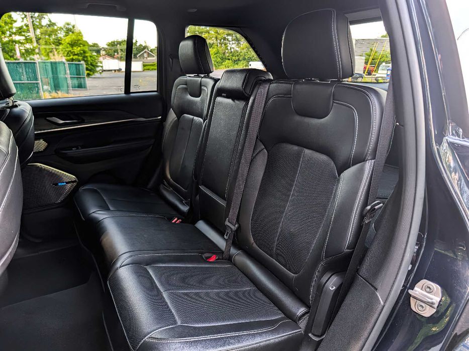 Jeep Grand Cherokee 4xe Hybrid      2024