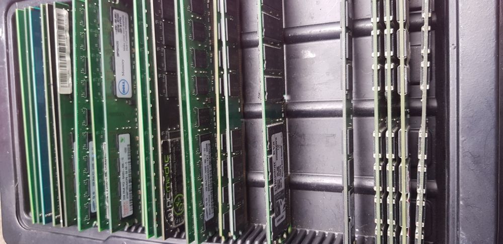 DDR 2 3 and 400 memories for tower and portable64585505687683122