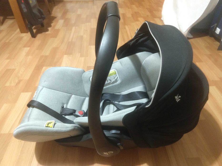 Fotelik samochodowy Joie z bazą isofix