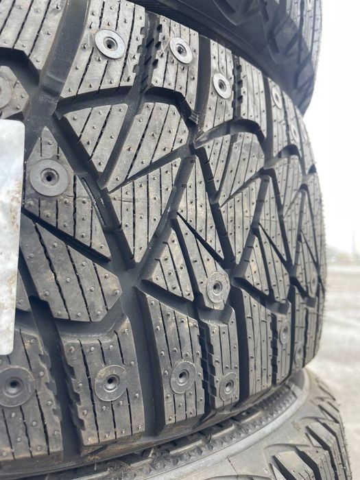 Шини нові 215/55/16 зимові Goodyear;Польша 24 рік;Резина R16 нова