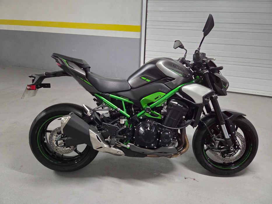 Kawasaki Z900 Sport, 2025, 1400km e garantia total Kawasaki até 03/28