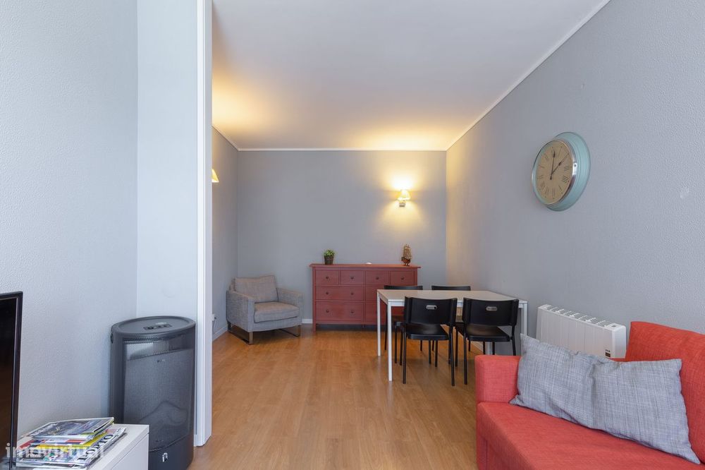 Apartamento T1 no Bonfim com varanda e elevador