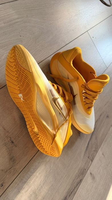 КросIвки Nike жовтi