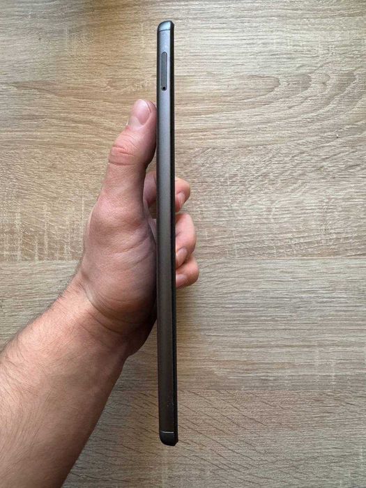 Планшет Lenovo tabM8