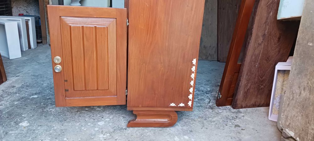 Móvel de sala/cristaleira. Preço de saldo