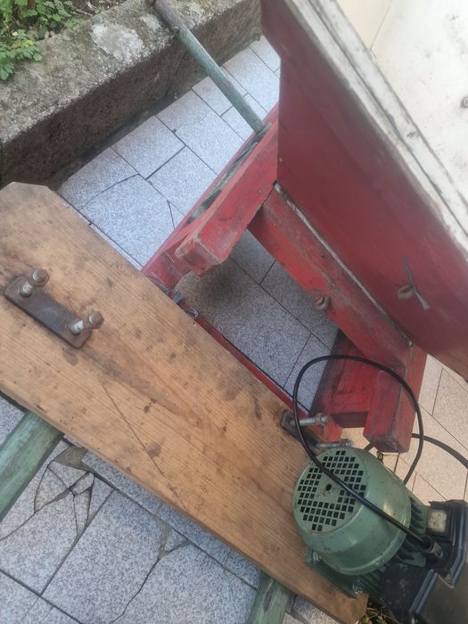 Esmagadora de vinho eletrica/ manual