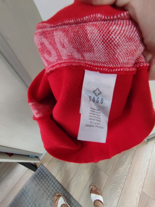 Sweter damski, czerwony, białe wstawki