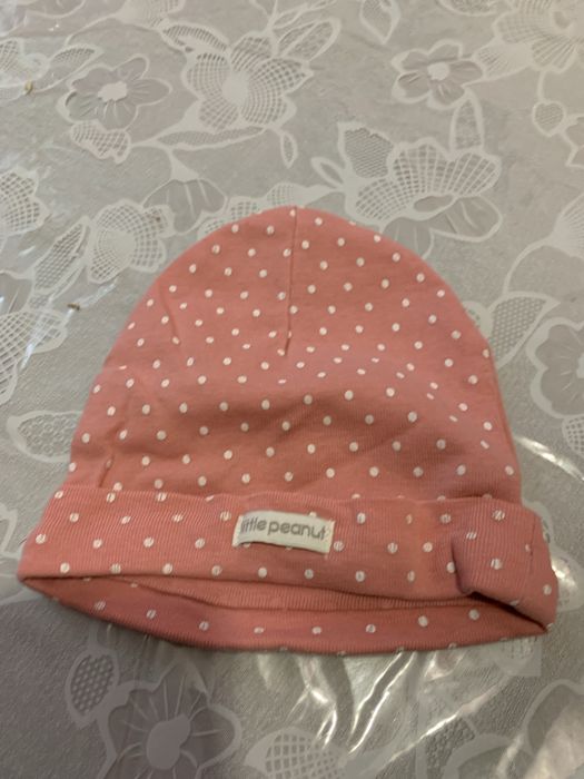 Шапочки до року дівчинки