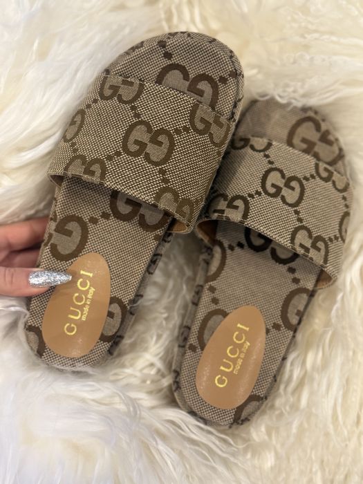 Klapki gucci hit