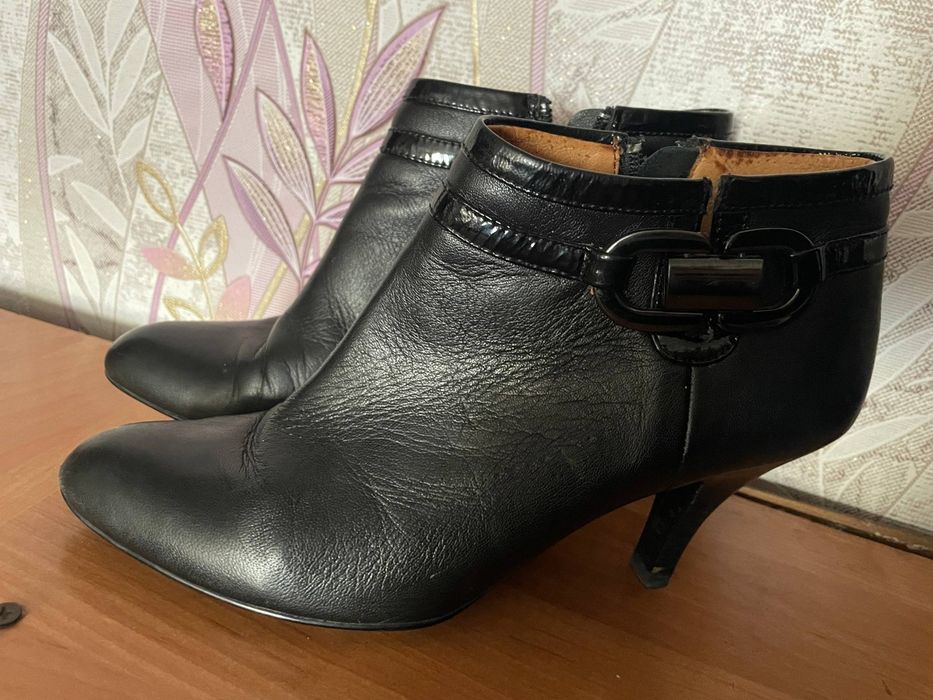 Продам полуботінки в гарному стані, зручні, ношені 1 раз