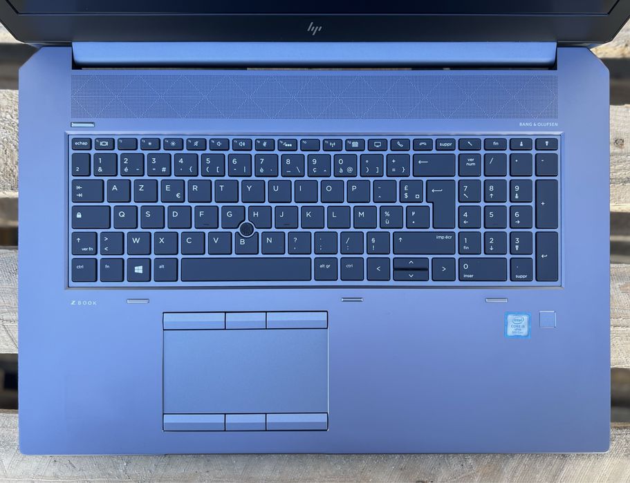 Quadro T1000 4GB/Ноутбук HP ZBook 17 G6/i5-9400H/16GB/512M2/17.2"FHD