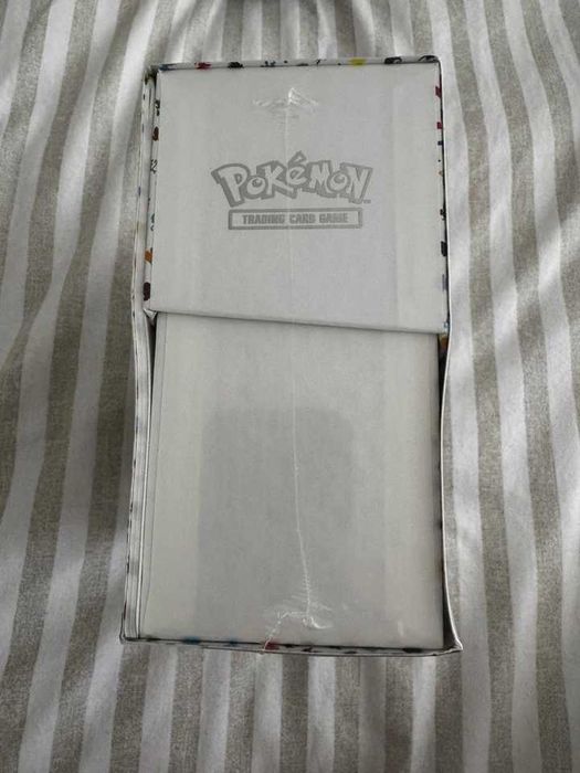 Pokemon tcg 151 elite trainer box  do pokemoncenter nova/selada