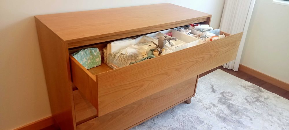 Cómoda em madeira carvalho cor cerejeira Nova 120x90x50