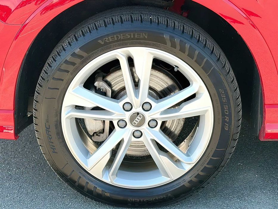 Audi Q3      2022