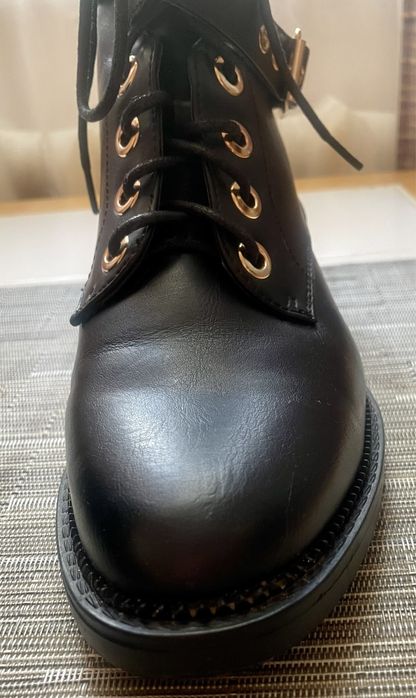 Кожані ботіночки Kiabi