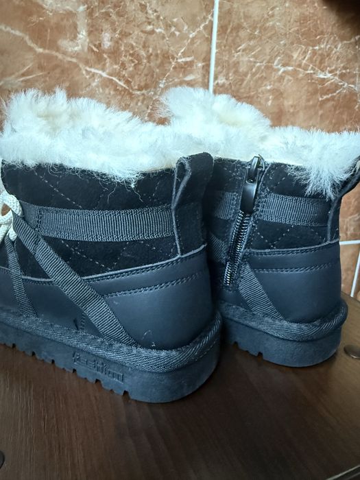 Дитячі зимові черевики , уггі