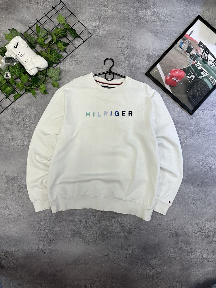 Tommy hilfiger big logo sweatshirt hotsell