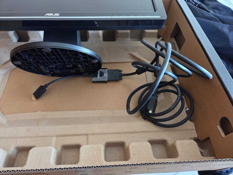 Monitor ASUS VK221D - 21.6" WSXGA+ (1680x1050) - Excelente estado!