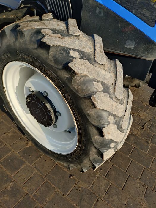 Opona Alliance11.2R24 (280/85R24)