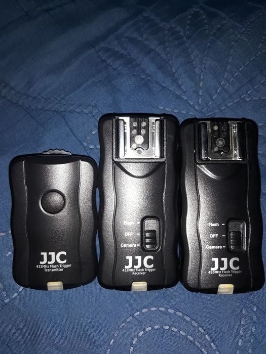 Радіосинхролізатор для надкамерних і студійних вспишок.