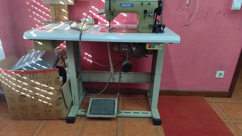 Máquina de Costura Industrial Zig-Zag REFREY RM-20U-1 – Calçado e Fitas