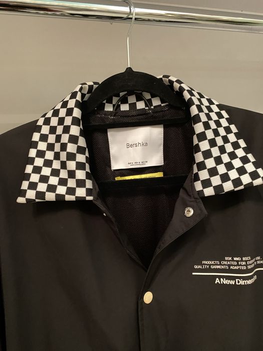 Чоловіча вітровка Bershka