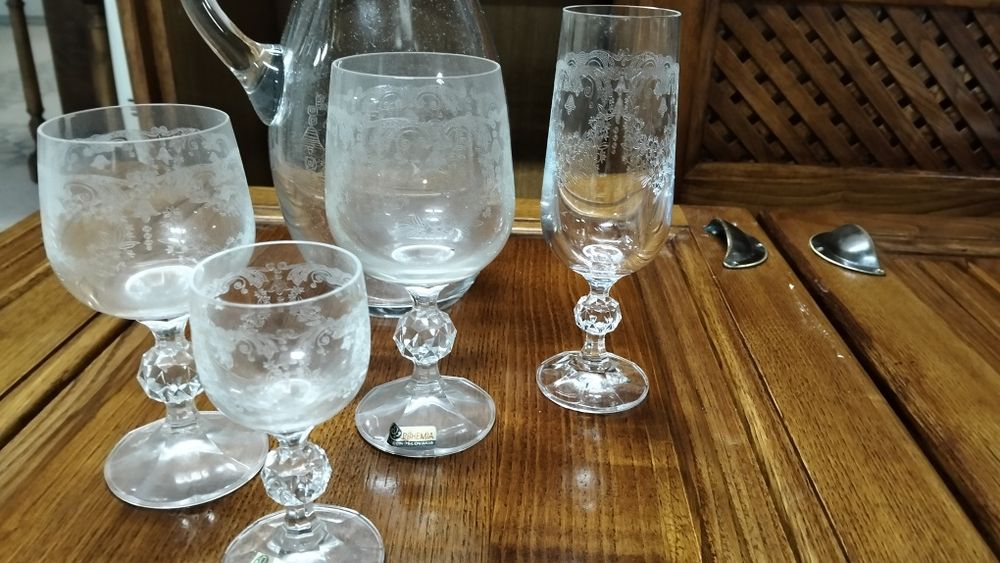 Serviço de copos de cristal