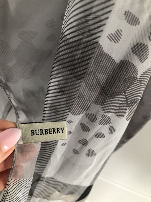 Szal jedwab silk Burberry